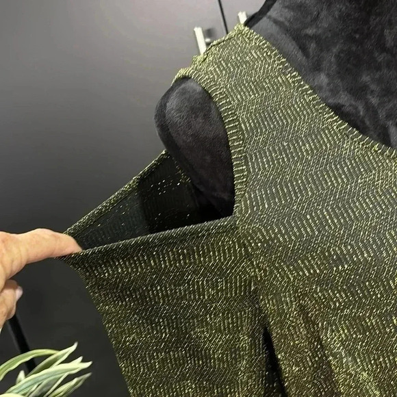 NY Collection Woman Cold shoulder, long sleeve, gold threading,stretch,lined - Picture 3 of 12